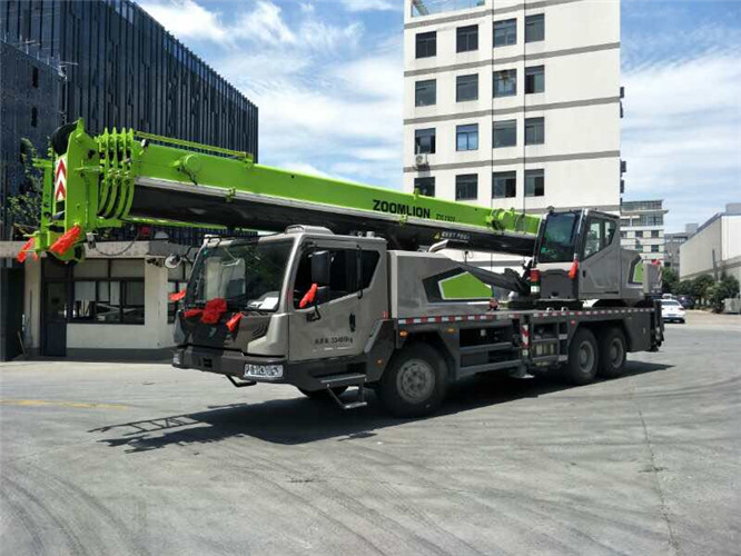 梅州市跨街广告牌的高空安装注意事项