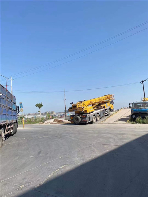 梅州市25吨吊车的租赁价格大概是多少？